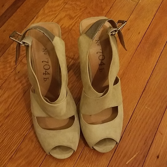 Gray Suede Block Heels - Picture 3 of 5